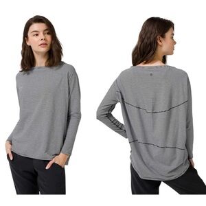 Lululemon back in action long sleeve shirt